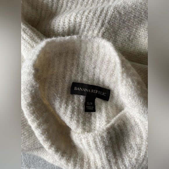 Banana Republic Envelope Hem Sweater Vest, size S - Picture 4 of 7